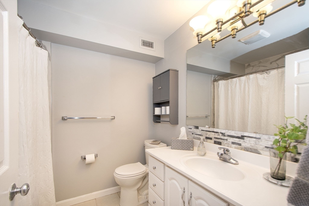 1 Beal's Cove Road, Unit C Hingham, MA 02043 - Photo 20 of 27