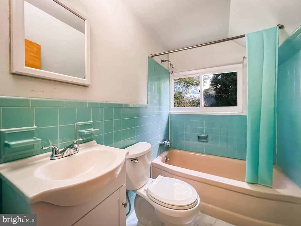 37 Full Turn Road Levittown, PA 19056 - Photo 29 of 38 a bathroom with a sink toilet and shower