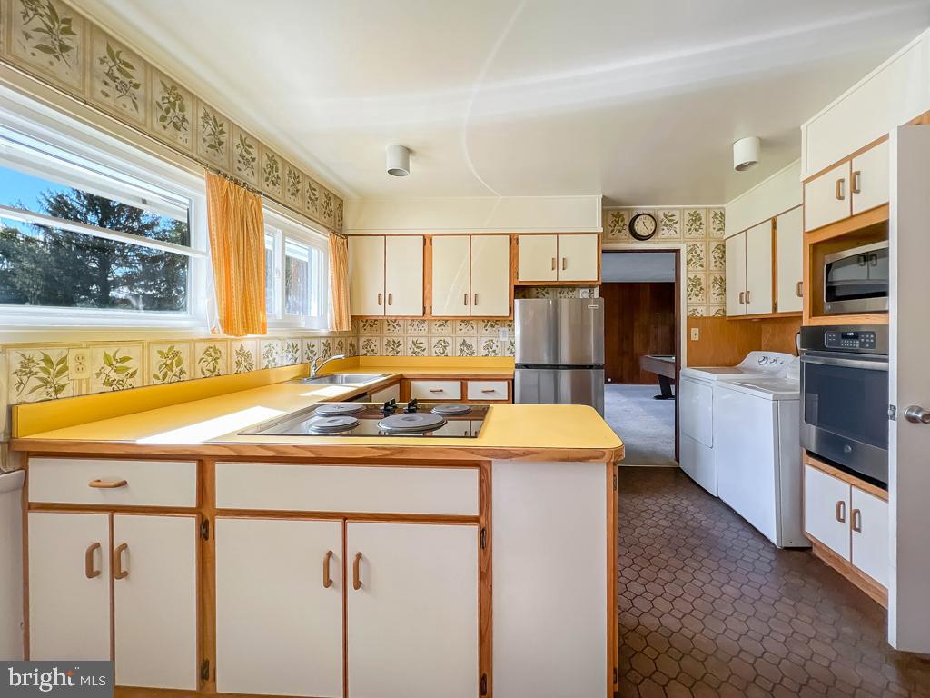 37 Full Turn Road Levittown, PA 19056 - Photo 7 of 38 a kitchen that has a sink cabinets counter space and appliances
