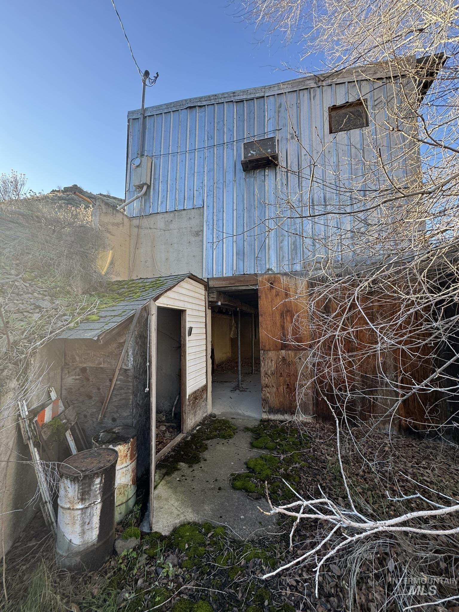 8047 Asotin Creek Road Asotin, WA 99402 - Photo 20 of 36 Rear view of property featuring a patio area