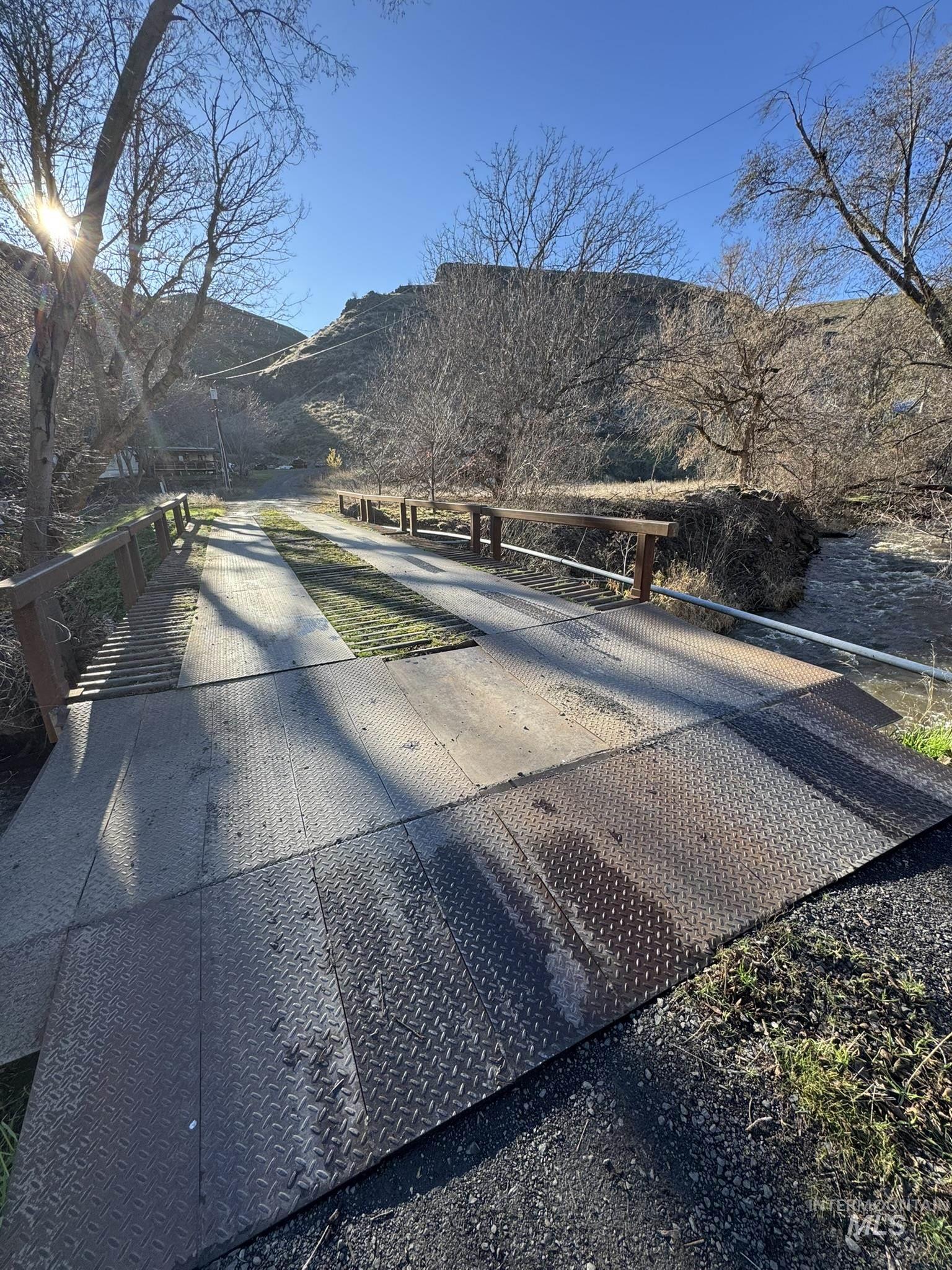 8047 Asotin Creek Road Asotin, WA 99402 - Photo 33 of 36 View of yard with a mountain view