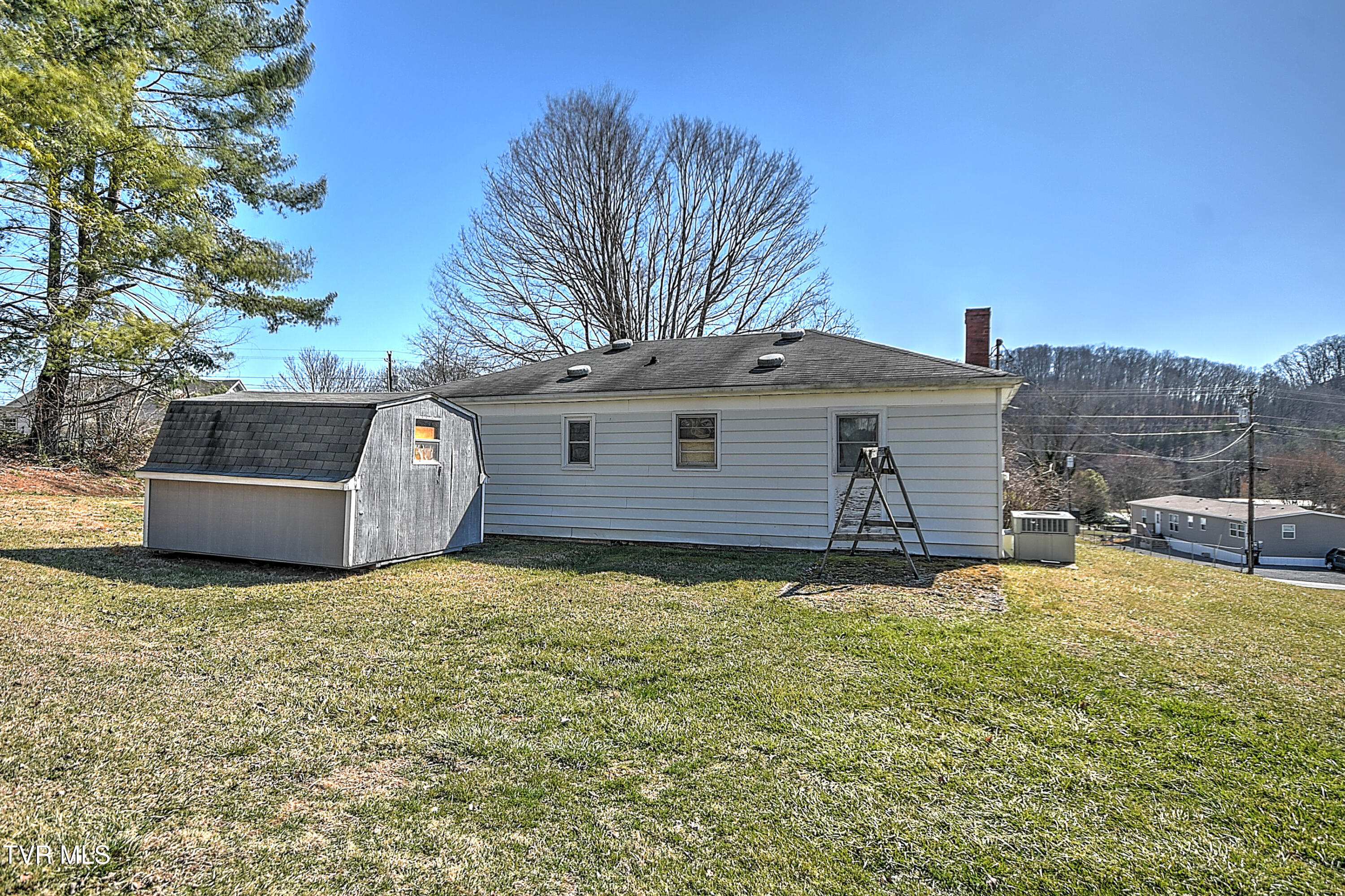 239 Valley Pike Road Bristol, TN 37620 - Photo 16 of 26 239 Valley Pike RA-9