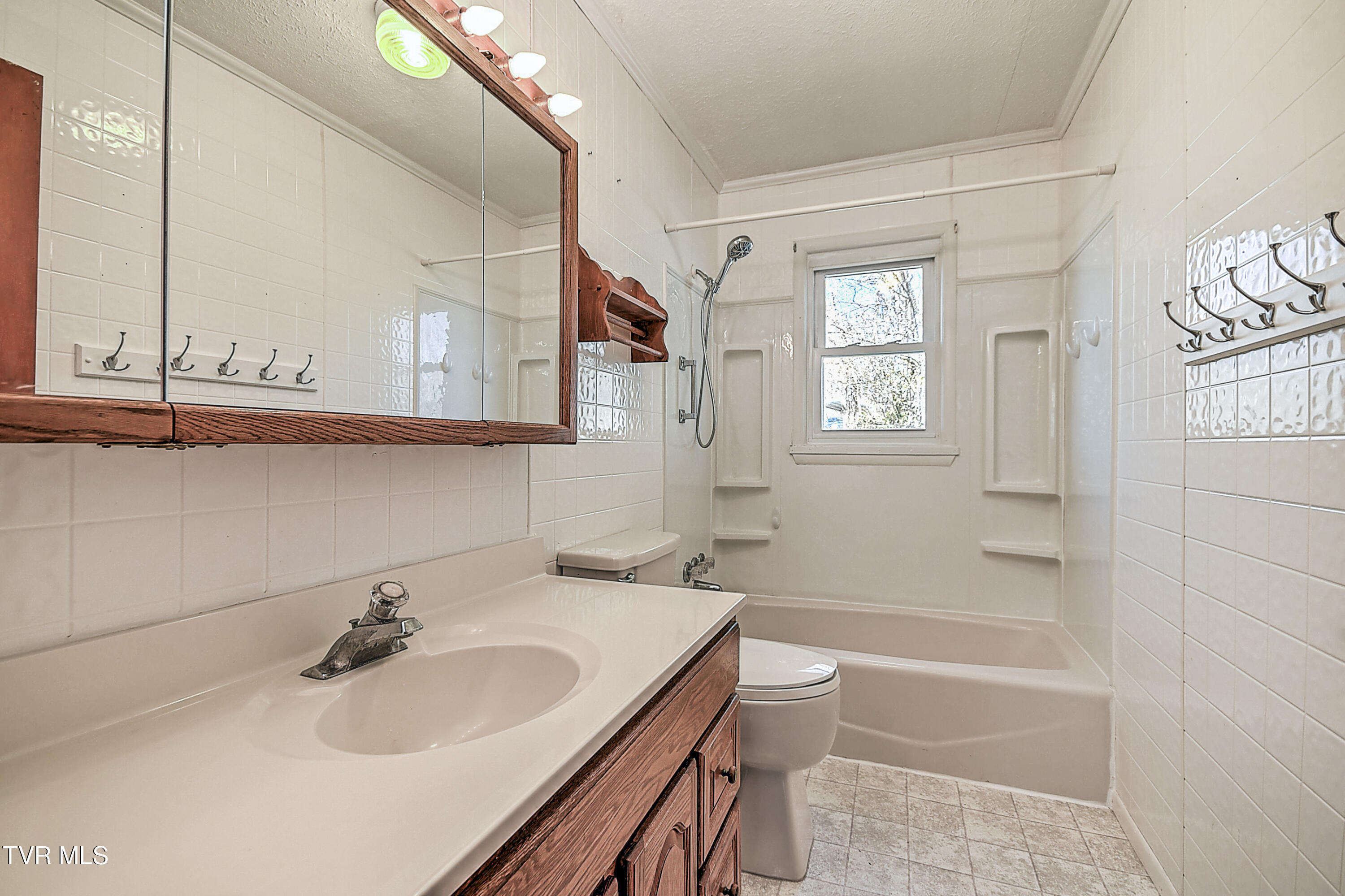 239 Valley Pike Road Bristol, TN 37620 - Photo 17 of 26 239 Valley Pike RA-20