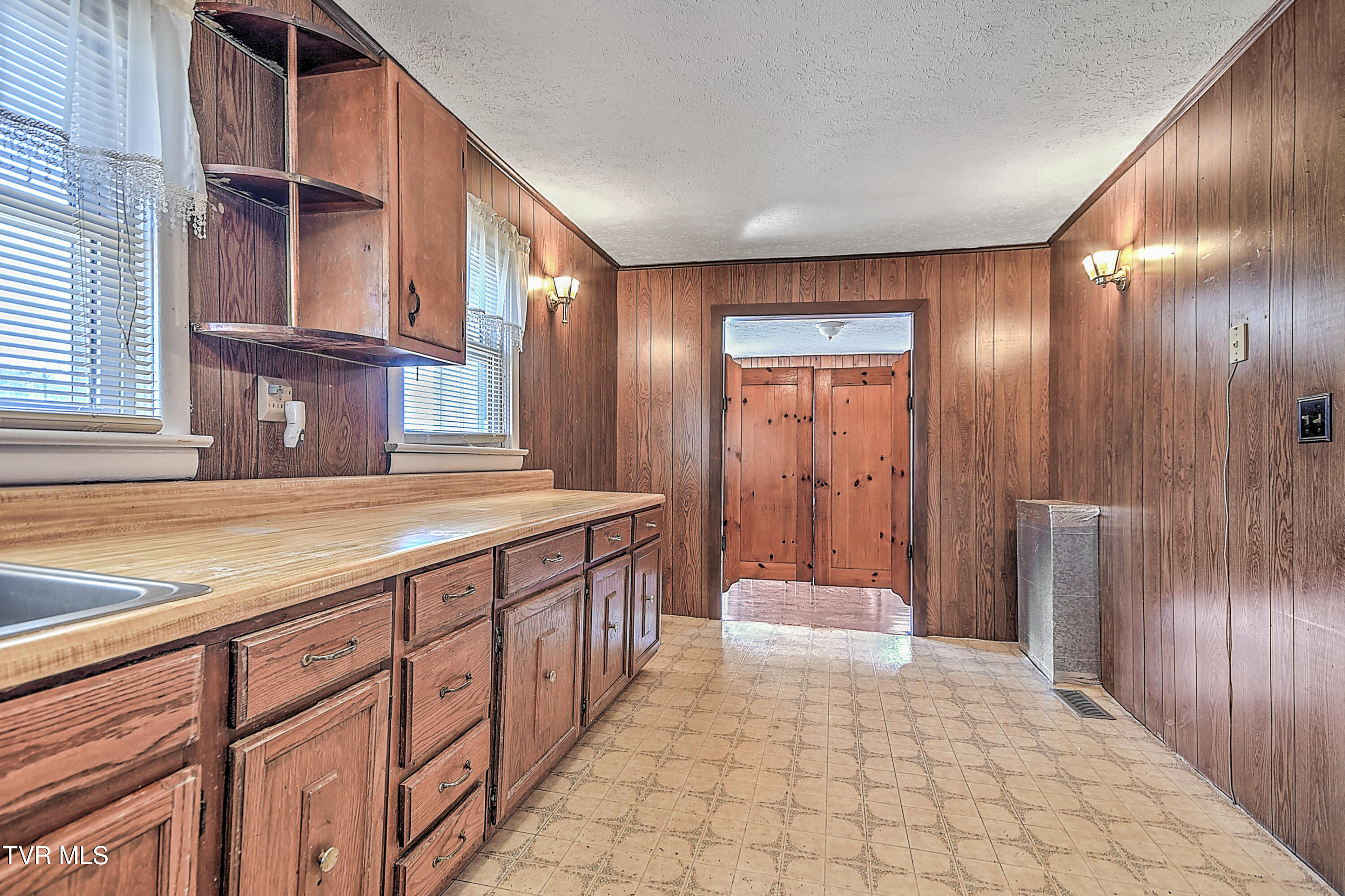 239 Valley Pike Road Bristol, TN 37620 - Photo 23 of 26 239 Valley Pike RA-26