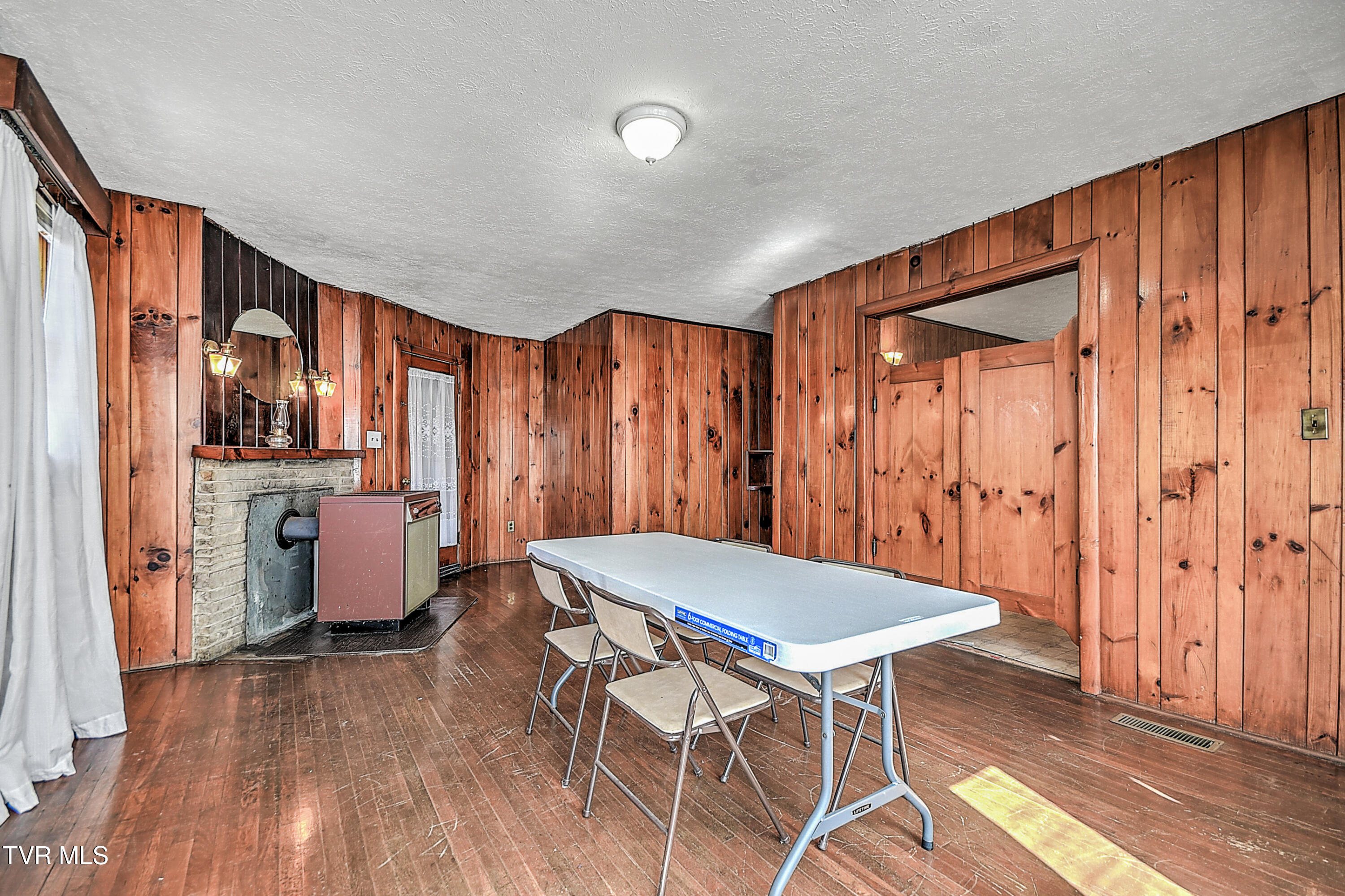 239 Valley Pike Road Bristol, TN 37620 - Photo 7 of 26 239 Valley Pike RA-14