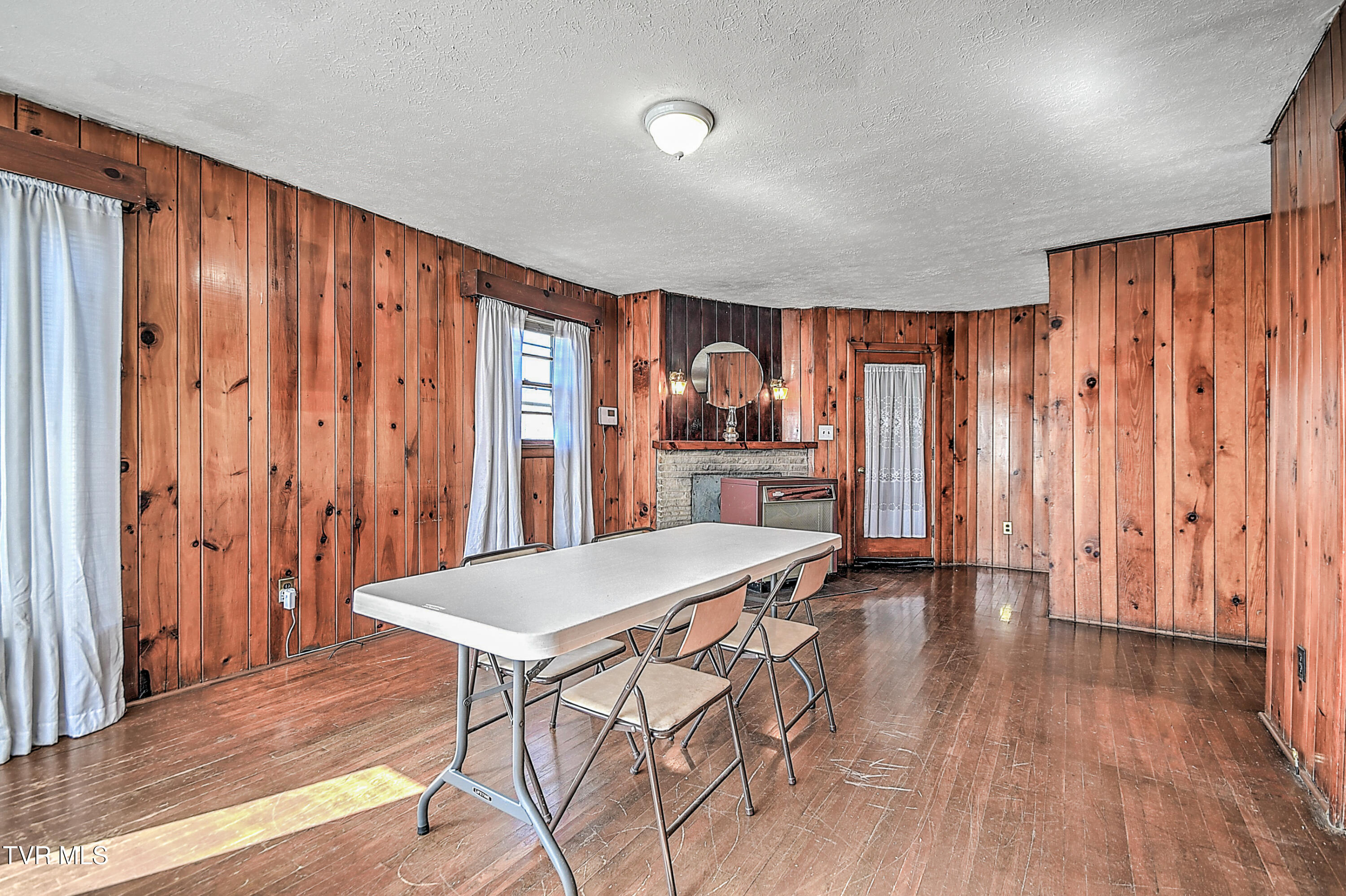 239 Valley Pike Road Bristol, TN 37620 - Photo 8 of 26 239 Valley Pike RA-15