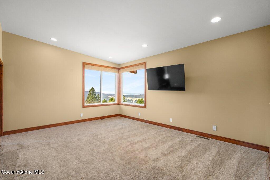 1035 South Valleyview Road Post Falls, ID 83854 - Photo 61 of 92 Penthouse Primary Suite
