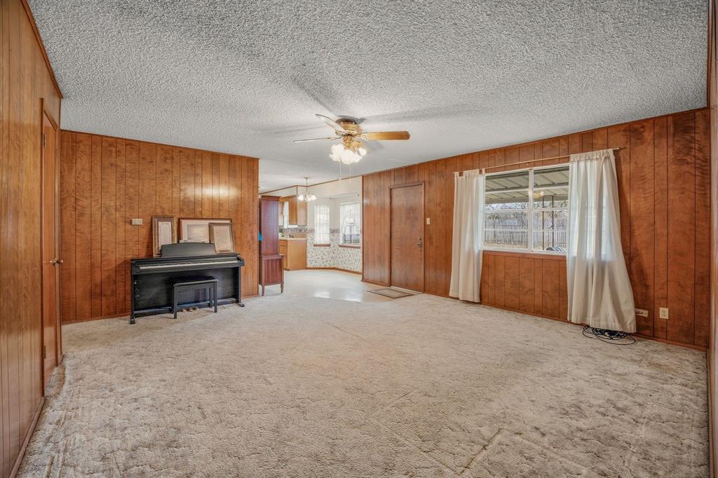 1211 Cage Street Stephenville, TX 76401 - Photo 5 of 18