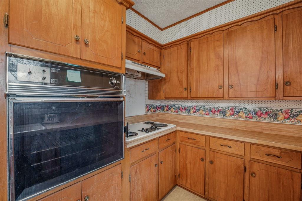 1211 Cage Street Stephenville, TX 76401 - Photo 9 of 18