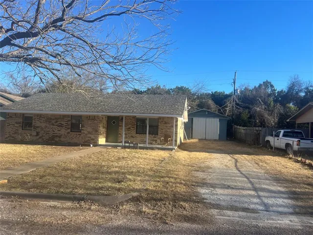 $249,575 | 120 Mary Alice Drive, Valley Mills, TX 76689