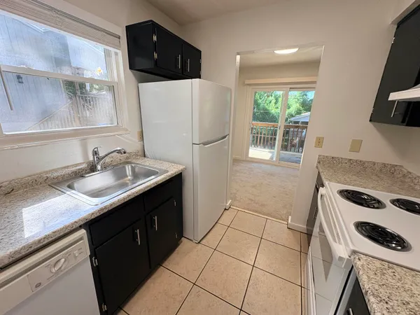 $1,025 | 1530 Live Oak Drive, Unit C4, Tallahassee, FL 32301