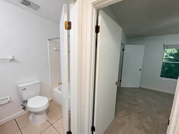 $1,025 | 1530 Live Oak Drive, Unit C4, Tallahassee, FL 32301