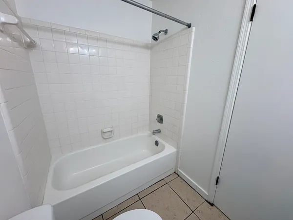 $1,025 | 1530 Live Oak Drive, Unit C4, Tallahassee, FL 32301