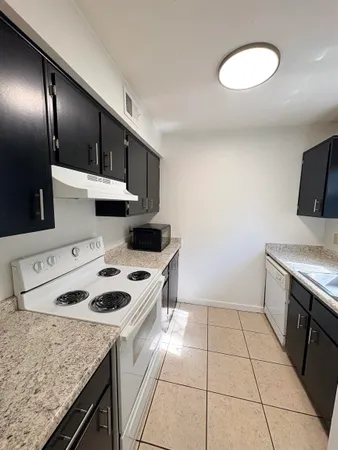 $1,025 | 1530 Live Oak Drive, Unit C4, Tallahassee, FL 32301
