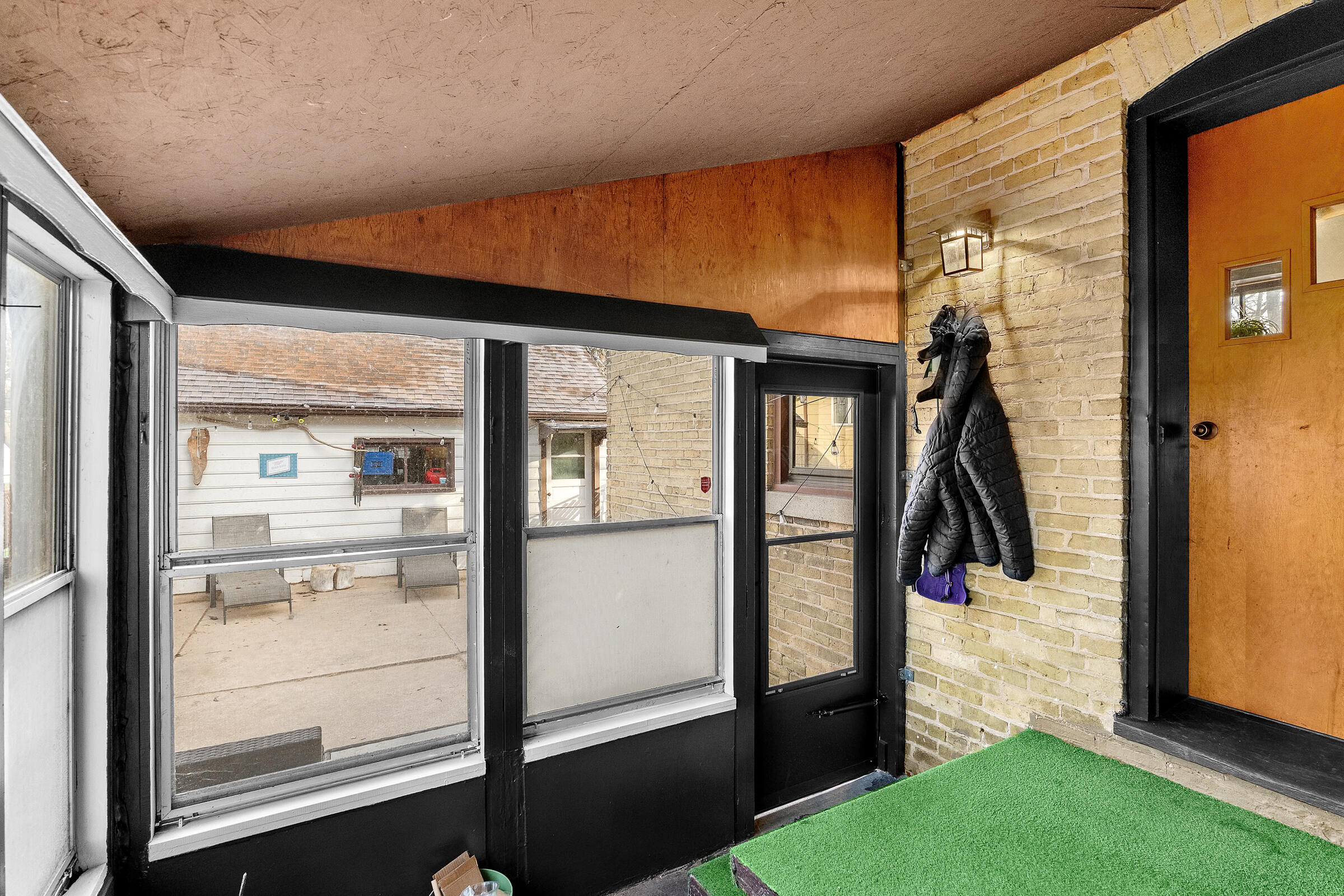 1144 South 25th Street Manitowoc, WI 54220 - Photo 18 of 26 Screen Room