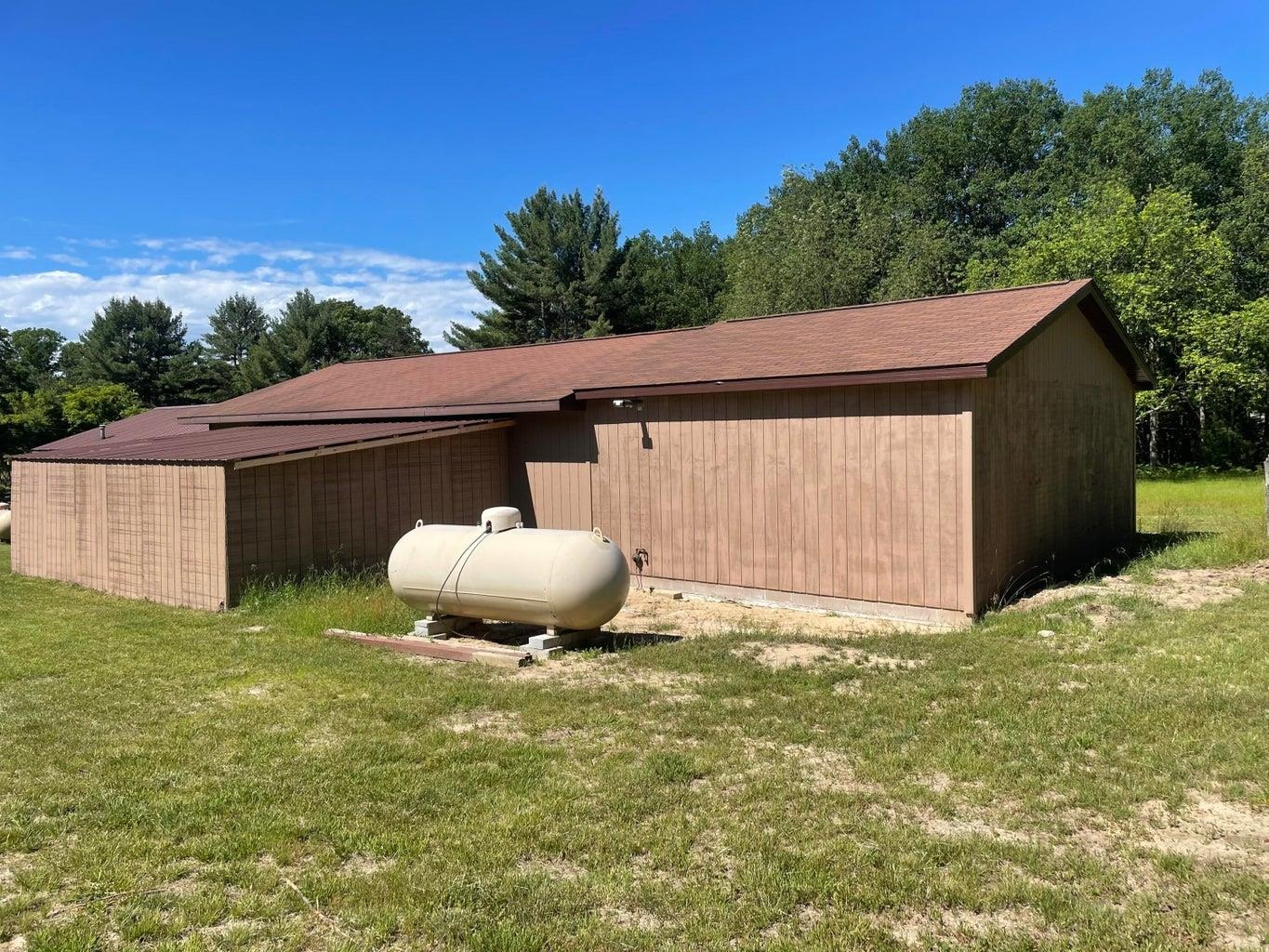 8700 North Higgins Lake Road Roscommon, MI 48653 - Photo 33 of 41 1923564-c7227592-84d1-4cde-831a-9aa514c124c9.JPG