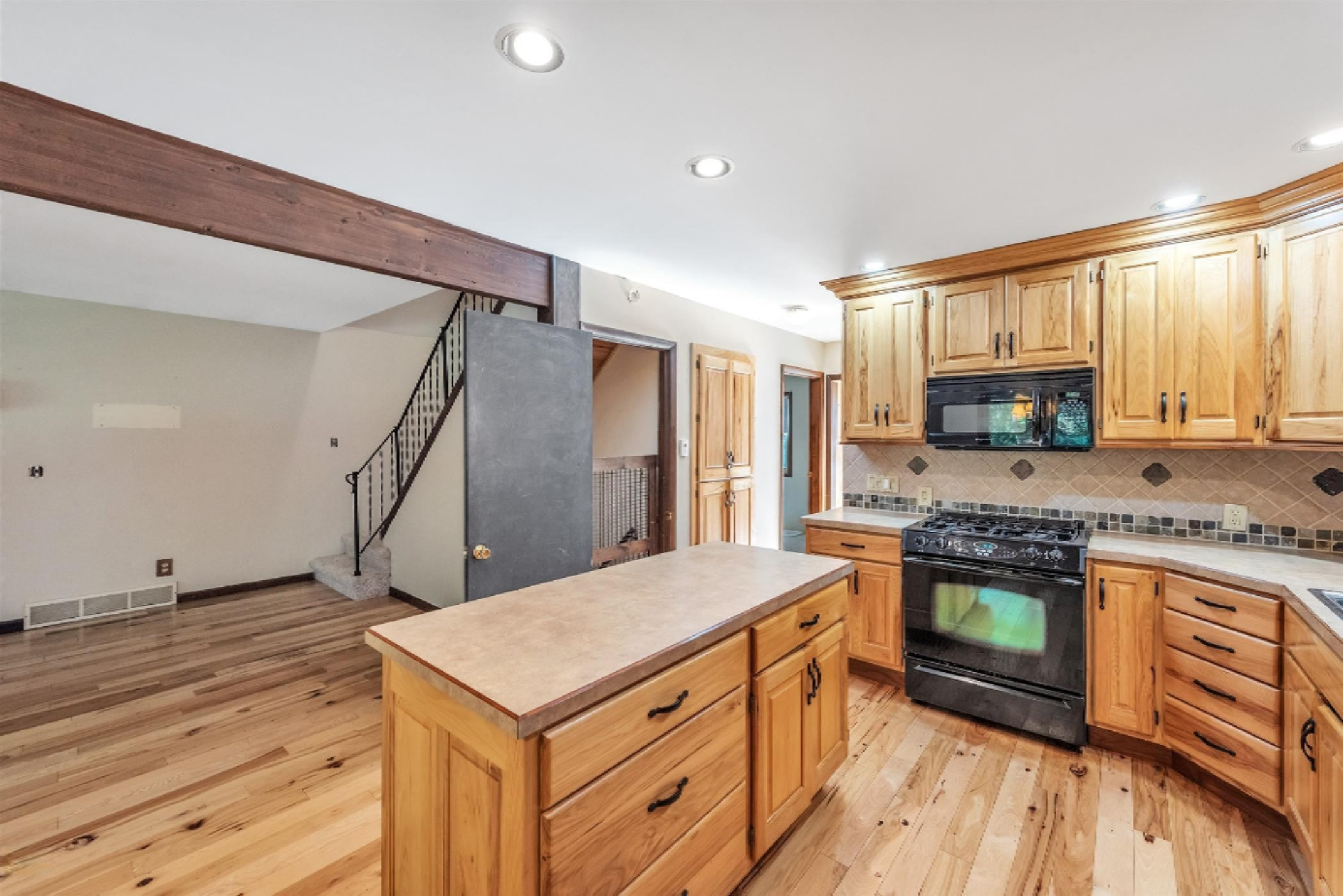 3259 South Staines Road Sheridan, MI 48884 - Photo 11 of 35 11-3259-S-Staines-Rd-WindowStill-Re