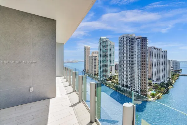 $9,000 | 300 Biscayne Blvd Way, Unit 2106W, Miami, FL 33131