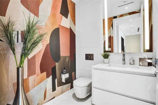 $9,000 | 300 Biscayne Blvd Way, Unit 2106W, Miami, FL 33131