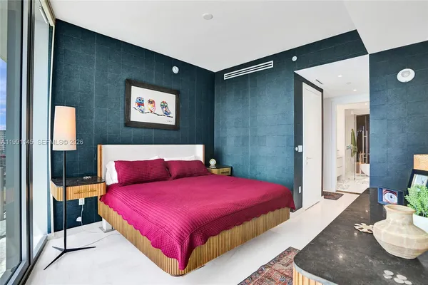 $9,000 | 300 Biscayne Blvd Way, Unit 2106W, Miami, FL 33131