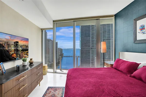 $9,000 | 300 Biscayne Blvd Way, Unit 2106W, Miami, FL 33131