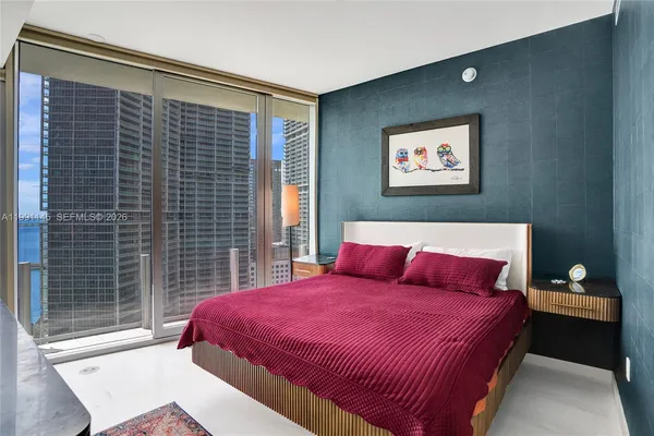 $9,000 | 300 Biscayne Blvd Way, Unit 2106W, Miami, FL 33131