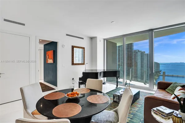 $9,000 | 300 Biscayne Blvd Way, Unit 2106W, Miami, FL 33131