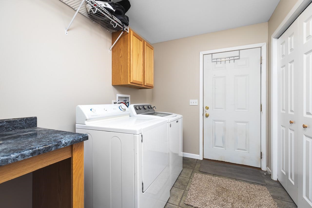 1011 North Dakota Road Ridott, IL 61067 - Photo 22 of 34 a utility room with a sink washer and dryer