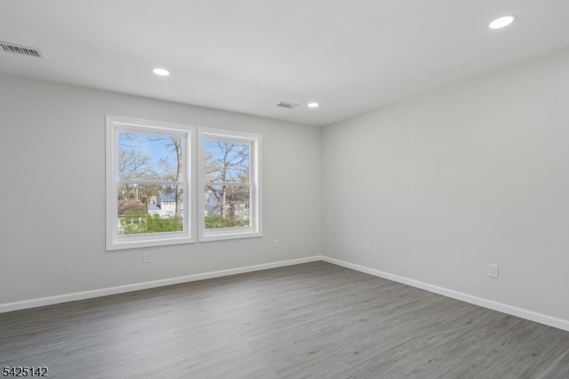 26 Hunterdon Road West Orange, NJ 07052 - Photo 25 of 36
