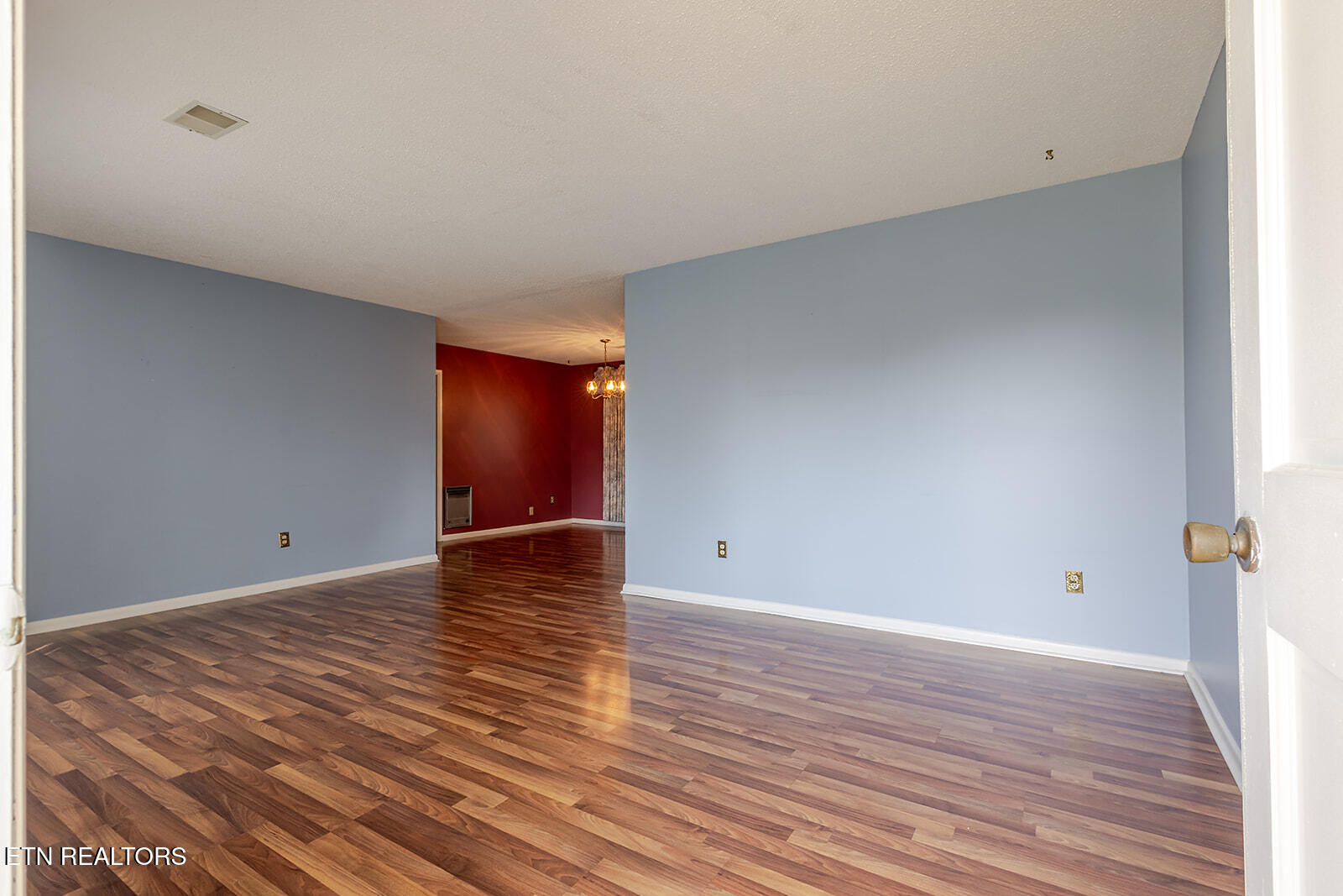 7411 Munsey Road Corryton, TN 37721 - Photo 3 of 41 530A6871-HDR