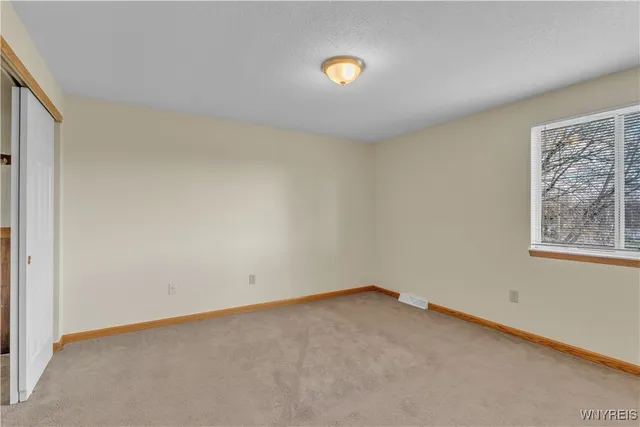 $419,900 | 4 Lordan Drive, Cheektowaga, NY 14227