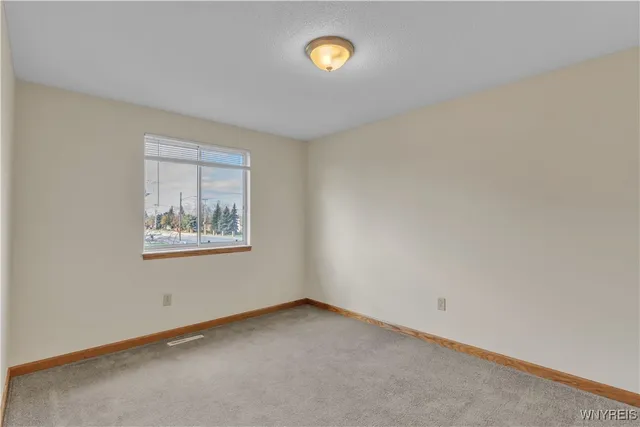 $419,900 | 4 Lordan Drive, Cheektowaga, NY 14227