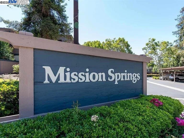 175 East Warren Common Fremont, CA 94539 - Photo 16 of 16 a view of outdoor with sign board