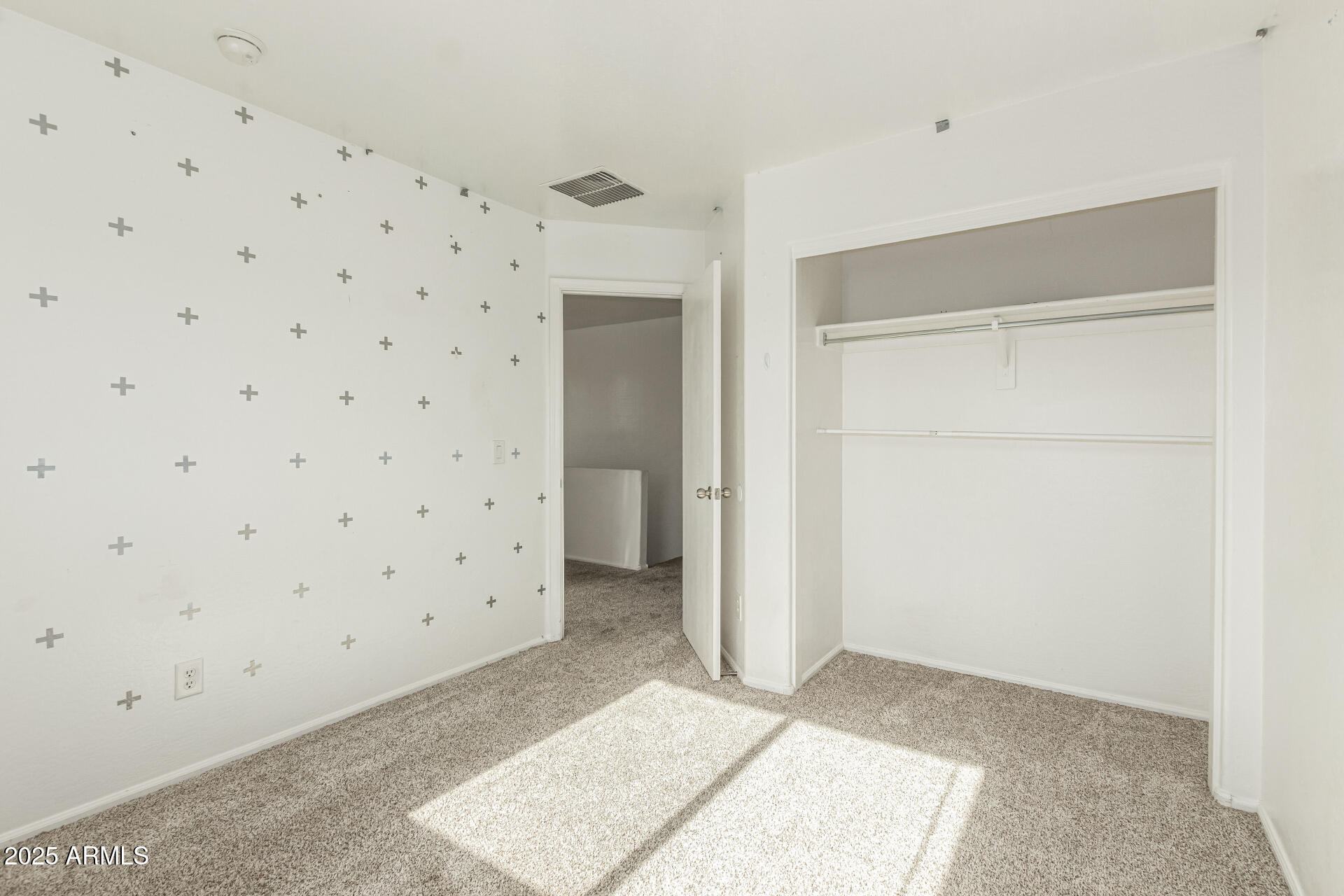 7596 West Charter Oak Road Peoria, AZ 85381 - Photo 20 of 29 a view of an empty room