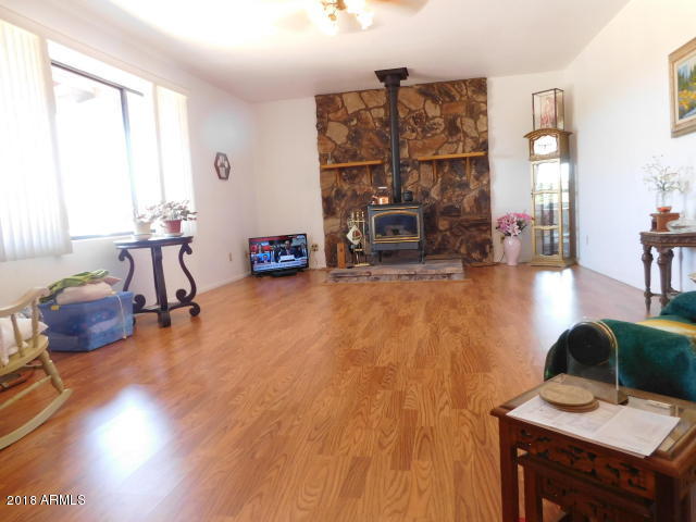 7601 Banada Road Payson, AZ 85541 - Photo 10 of 21 6 Family room w gas stove