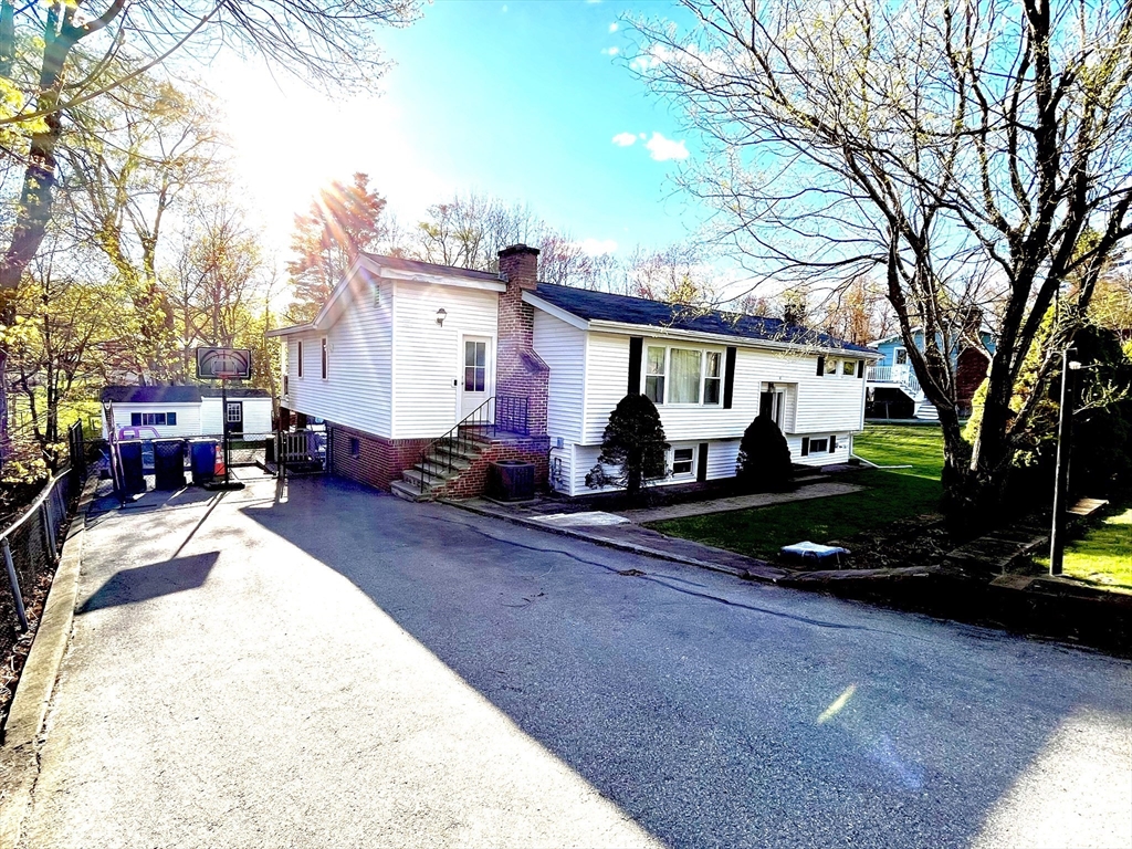 4 Richardson Street Hudson, MA 01749 - Photo 1 of 42