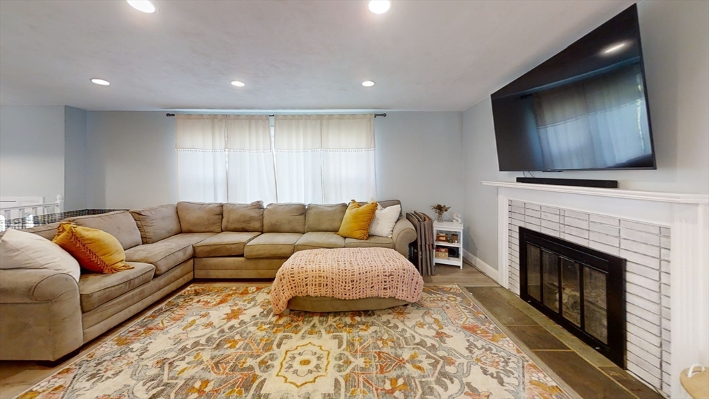 4 Richardson Street Hudson, MA 01749 - Photo 13 of 42