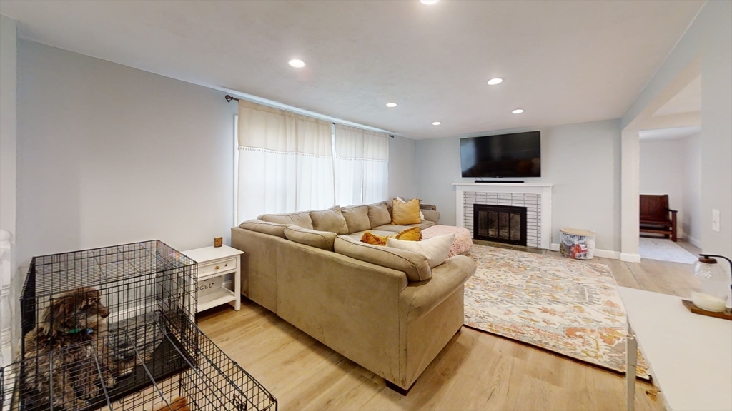 4 Richardson Street Hudson, MA 01749 - Photo 14 of 42