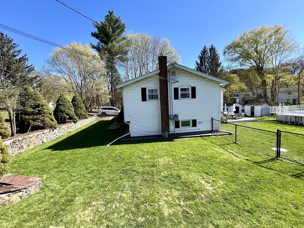 4 Richardson Street Hudson, MA 01749 - Photo 5 of 42