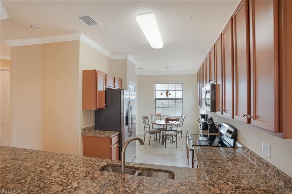 9731 Acqua Court, Unit 531 Naples, FL 34113 - Photo 6 of 27