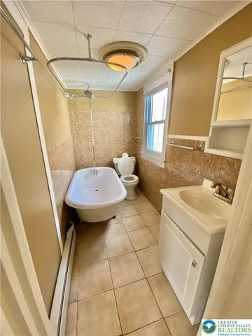 $1,400 | 416 Lehigh Street, Jim Thorpe, PA 18229