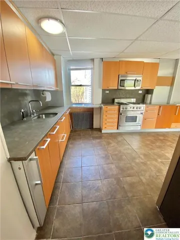 $1,400 | 416 Lehigh Street, Jim Thorpe, PA 18229