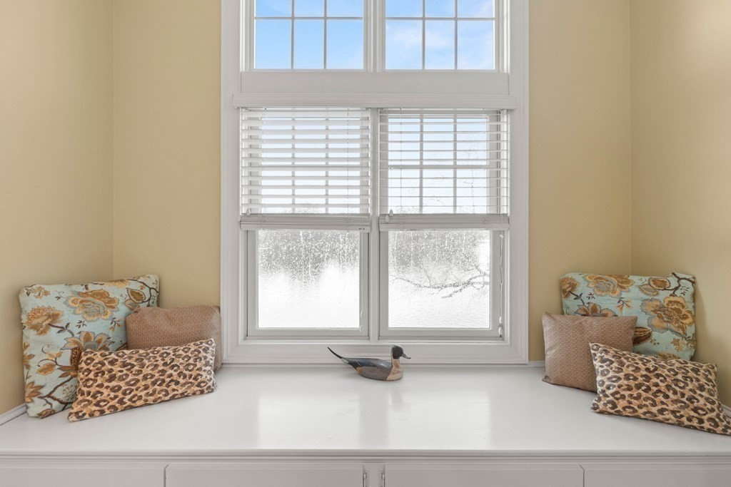 4 Birchmeadow Road Amesbury, MA 01913 - Photo 20 of 42 a living room with furniture and a window