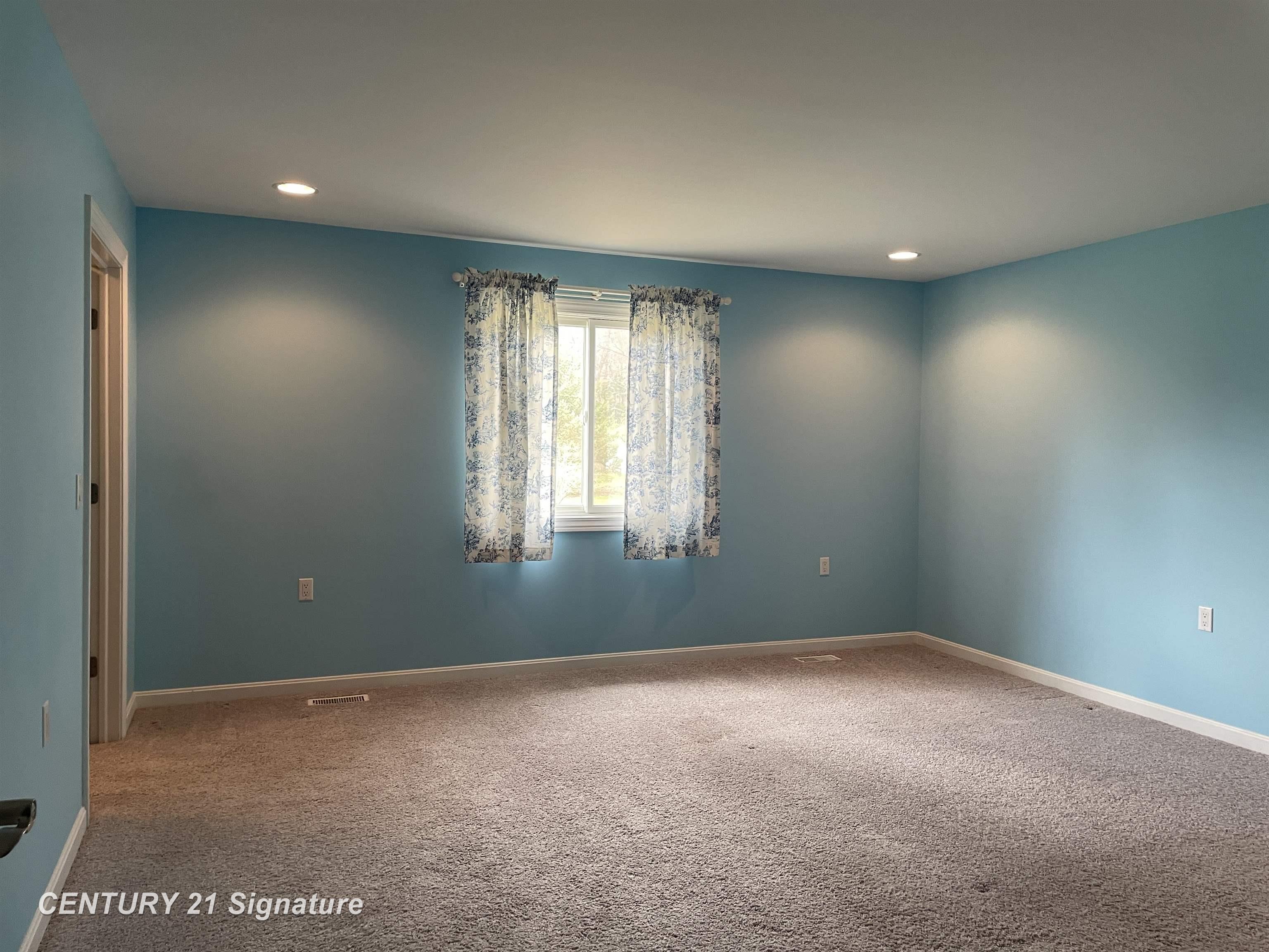8585 North McKinley Road Flushing, MI 48433 - Photo 9 of 30 50167619-8e05211a-50bb-4cb9-970f-82e9bf306cc7.JPG