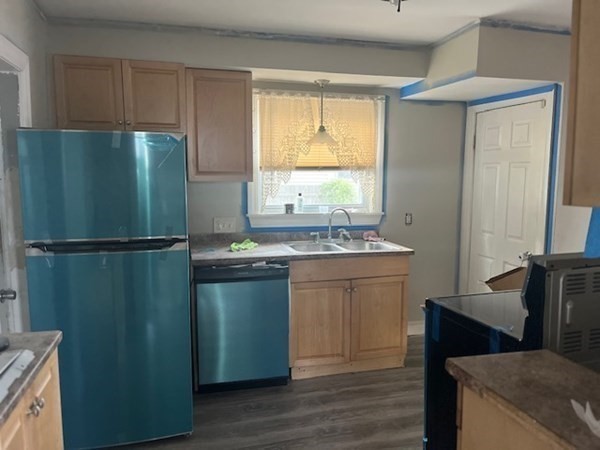 19 Bevier Street Springfield, MA 01107 - Photo 1 of 8 Gallery Image 1