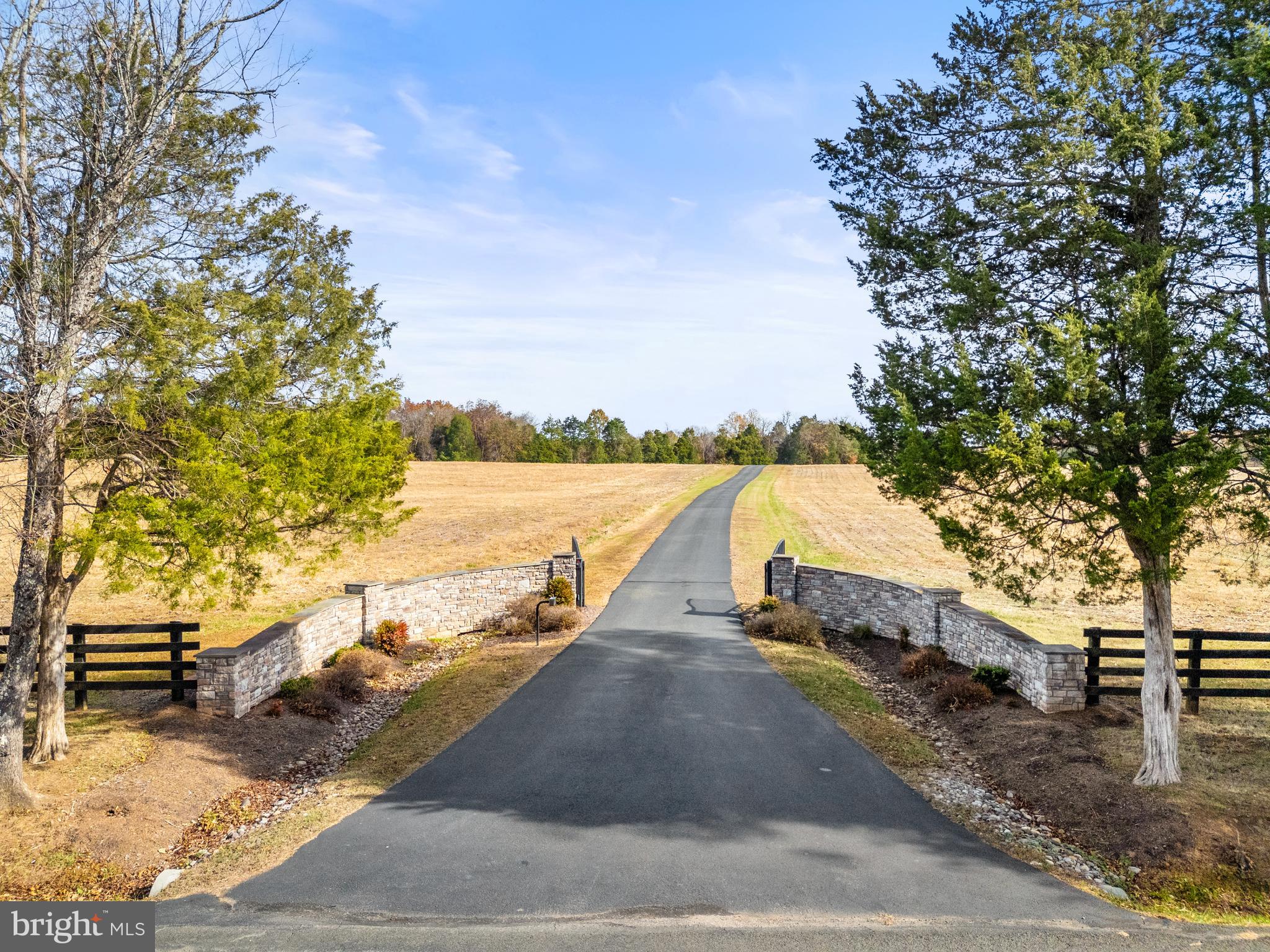 8485 Rogues Road Warrenton, VA 20187 - Photo 69 of 121 Drive entrance