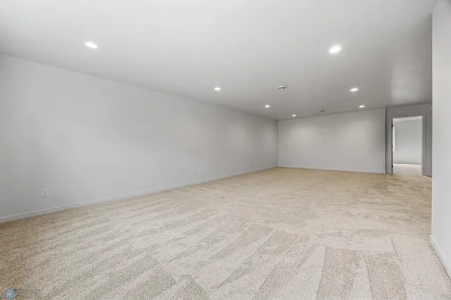 $919,900 | 951 50th Avenue West, West Fargo, ND 58078