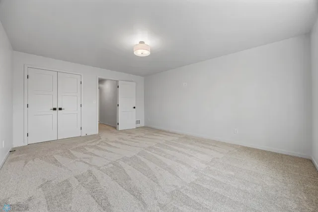 $919,900 | 951 50th Avenue West, West Fargo, ND 58078