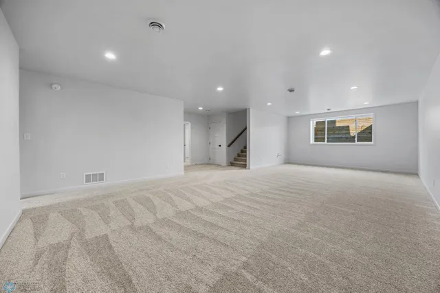 $919,900 | 951 50th Avenue West, West Fargo, ND 58078