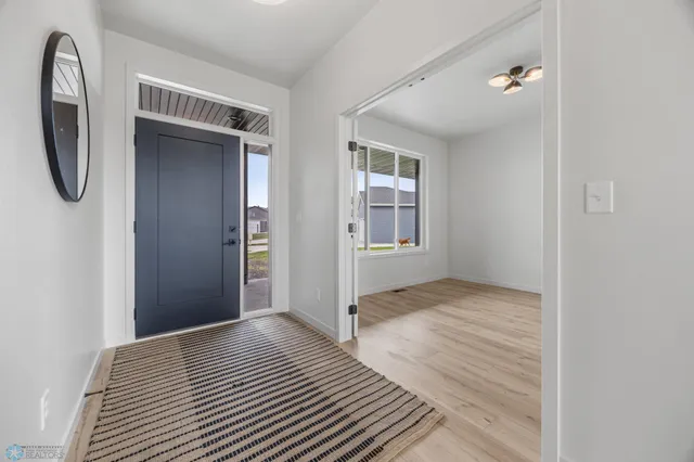 $919,900 | 951 50th Avenue West, West Fargo, ND 58078